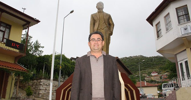 ibradi-ilcesi-belediye-baskani-avukat-serkan-kucukkuru.jpg