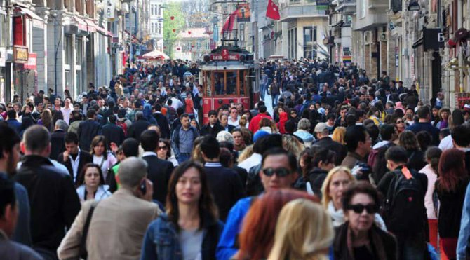 istiklal-caddesi-kalabalik.jpg