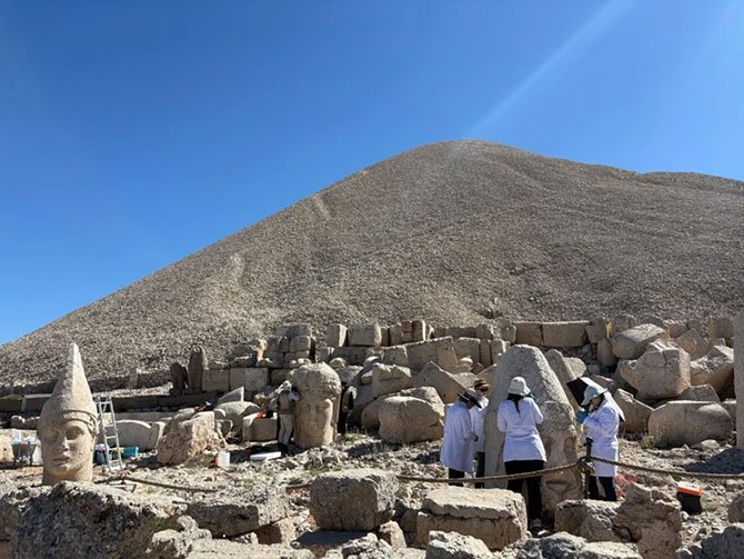 kommagene-kralligi,-nemrut-001.jpg
