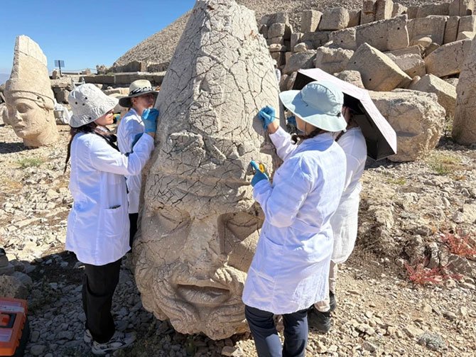 kommagene-kralligi,-nemrut-002.jpg