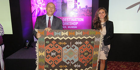 konsolos-hali.jpg konsolos-hali.jpg