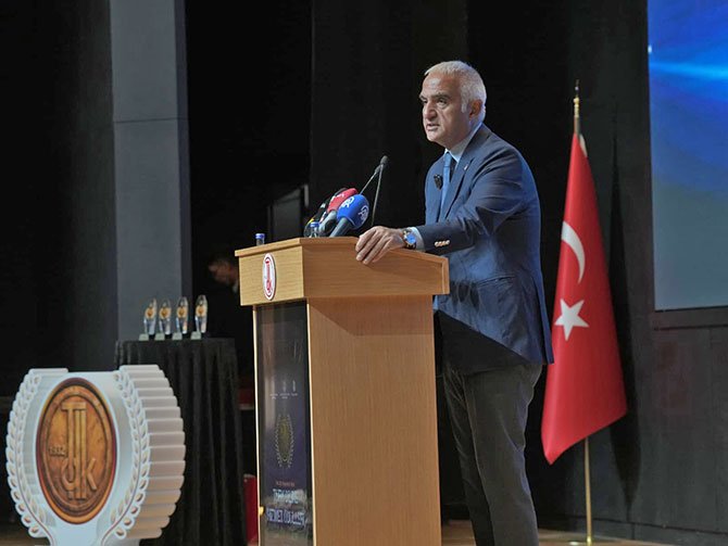 kultur-ve-turizm-bakani-mehmet-nuri-ersoy-033.jpg