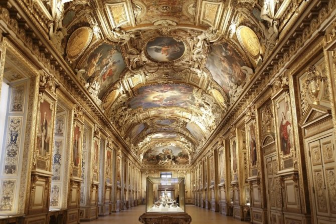 louvre-muzesi-muduru-laurence-des-cars,-fransa.png