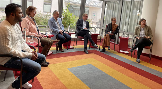 mercure-hotel-stuttgart-airport-messe-otel-muduru-gurkan-gur,-001.jpg
