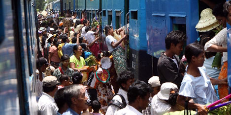 myamar-tren-2.jpg