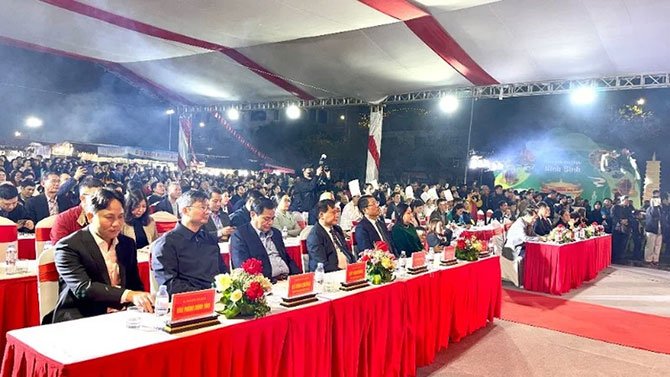 ninh-binh,-yemek-ve-turizm-festivali,-vietnam.jpg
