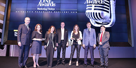 one-awards3.jpg one-awards3.jpg