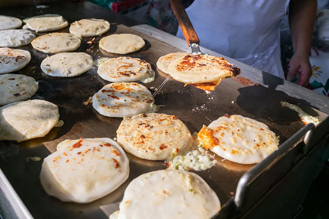 pupusas,-el-salvador.jpg