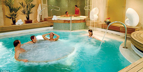 queen-mary2--3a.jpg queen-mary2--3a.jpg