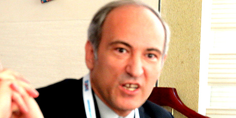 salih-ozer2.jpg