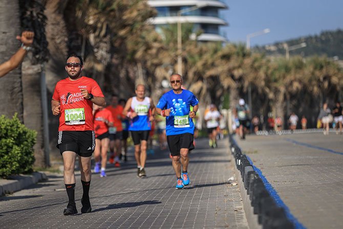 salomon-cesme-yari-maratonu-006.jpg