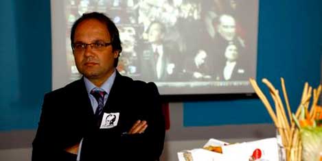 serghaliloncu6a.jpg serghaliloncu6a.jpg