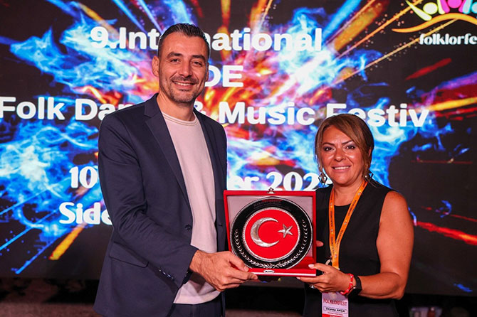 side-9.-halk-danslari-festivali-007.jpg