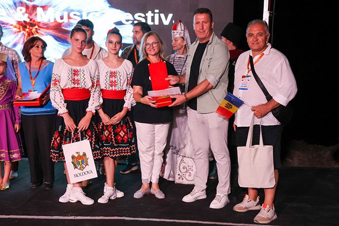 side-9.-halk-danslari-festivali.jpg