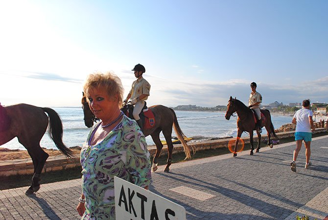 side-sahil-yolu,-atli-jandarma.jpg