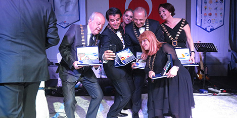 skal-fed-burak-hosta2.jpg skal-fed-burak-hosta2.jpg