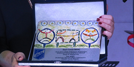 skal-fed-plaket.jpg skal-fed-plaket.jpg