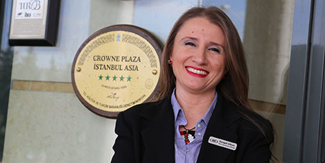 songul-alkan-crowne.jpg songul-alkan-crowne.jpg