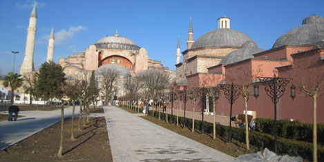 sultanahmet-ayasofya-1.jpg sultanahmet-ayasofya-1.jpg