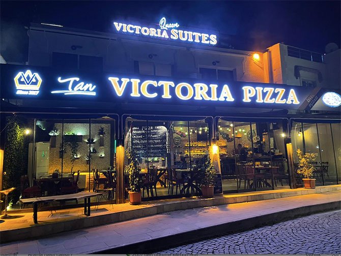 tan-victoria-pizza,-002.jpg