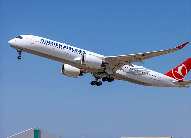 thy,--newark,-istanbul-002.jpg
