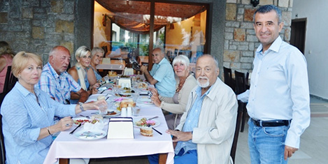 tiana-zafer-masa.jpg tiana-zafer-masa.jpg