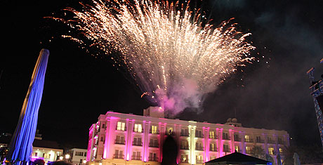 tom-jones-rocks-girne-6.jpg tom-jones-rocks-girne-6.jpg