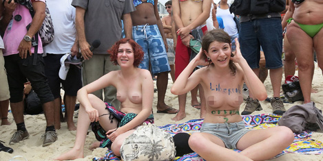 topless-protesto-7.jpg
