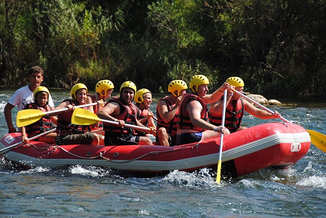 turist,-kano,-rafting-001.jpg
