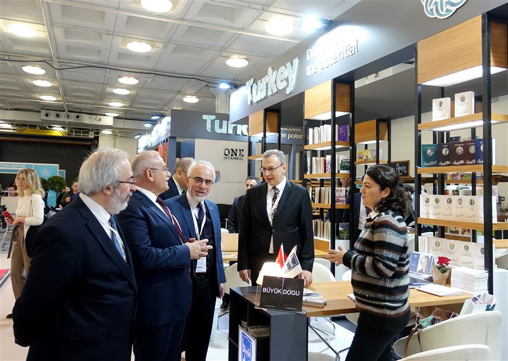 turkiye-londra-kitap-fuarinda-005.png