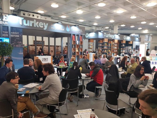 turkiye-londra-kitap-fuarinda-006.png