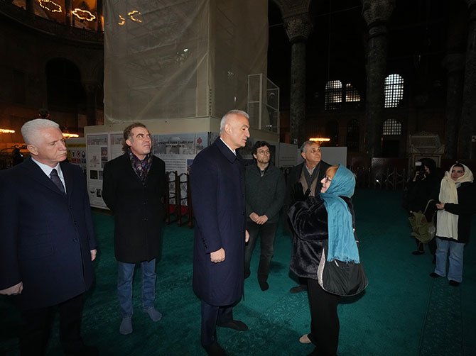 ultur-ve-turizm-bakani-mehmet-nuri-ersoy.-ayasofya-012.jpg