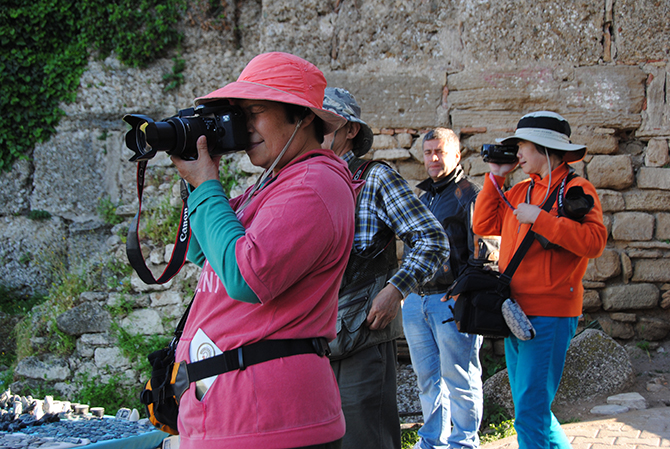 uzak-dogulu-turistler-001.JPG