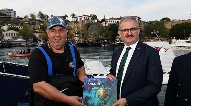 vali-munir-karaloglu.jpg