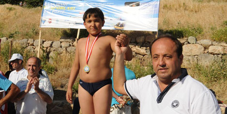 van-yuzme-sampiyonu-1a.jpg van-yuzme-sampiyonu-1a.jpg