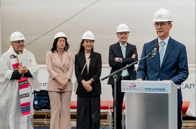 viking-astrea,-fincantieri,-ancona--001.jpg