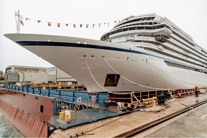 viking-astrea,-fincantieri,-ancona-.jpg