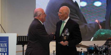 yatirim-odul-burhan-silahtar.jpg yatirim-odul-burhan-silahtar.jpg